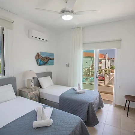 The Ultimate 5 Star Holiday In With Private Pool And Close To The Beach Paralimni 1324 *