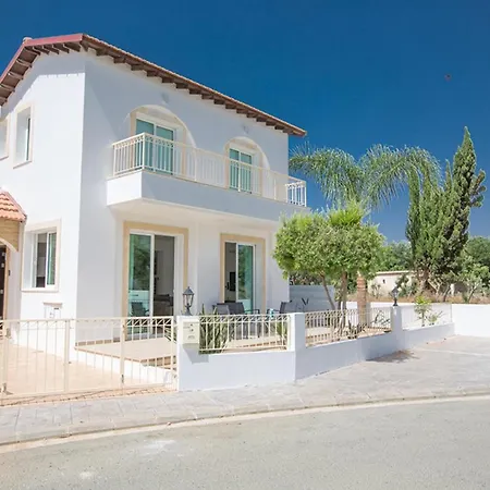 The Ultimate 5 Star Holiday In With Private Pool And Close To The Beach Paralimni 1324 * Protaras