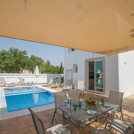 The Ultimate 5 Star Holiday In With Private Pool And Close To The Beach Paralimni 1324 *